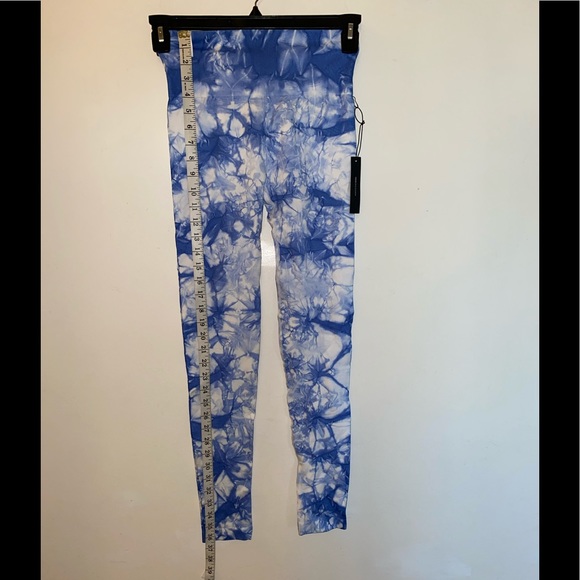 NWT Forever 21 Size: Small Tie Dye Marbled High Waist Buttery Soft Leggings - Picture 2 of 11